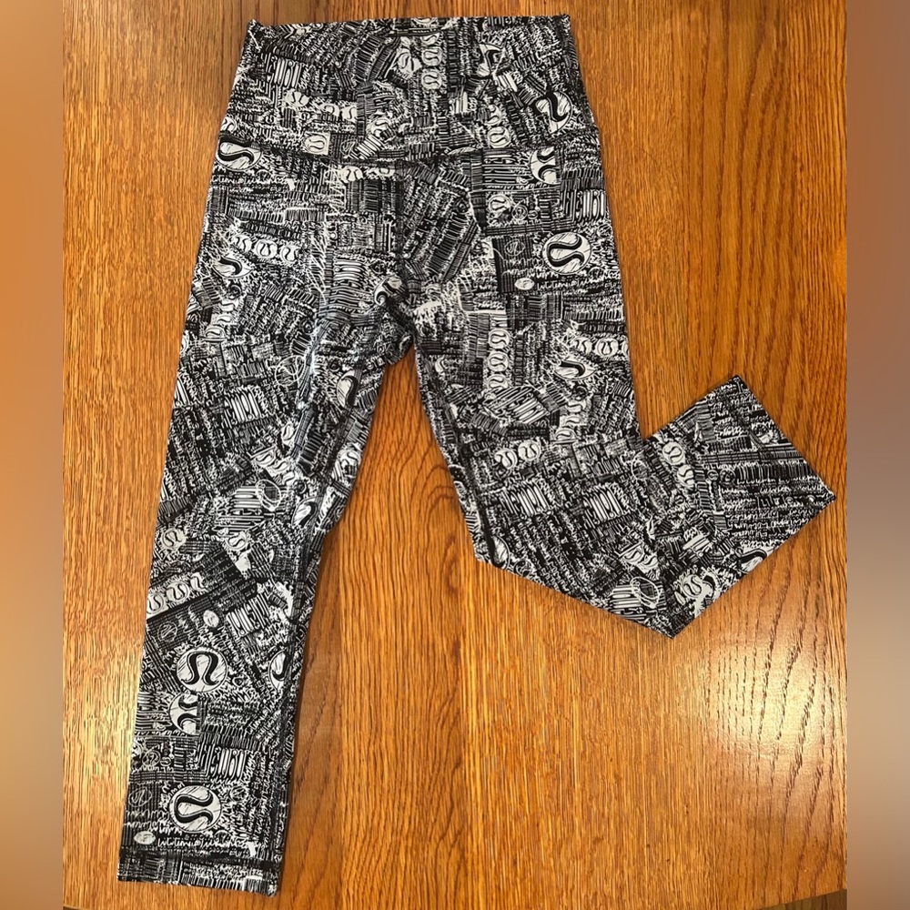 Lululemon Wunder Train High-Rise Crop 21” Tear It Up Print- Size 6